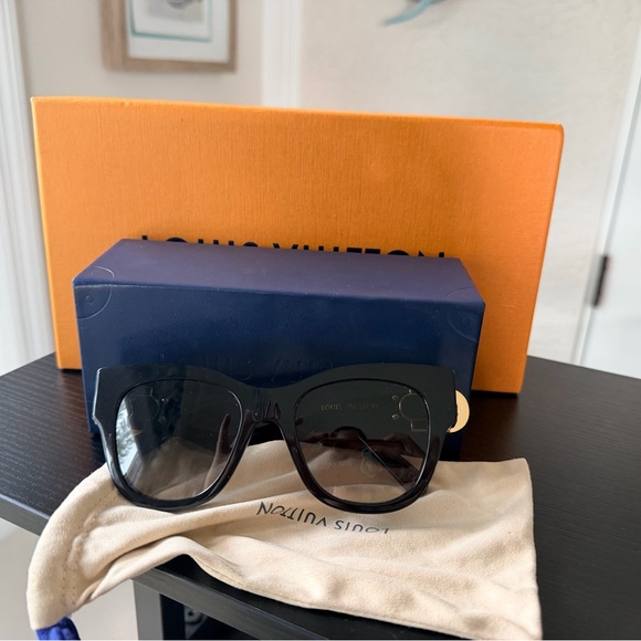 Louis Vuitton Black Gold PM Link Sunglasses - Picture 2 of 9